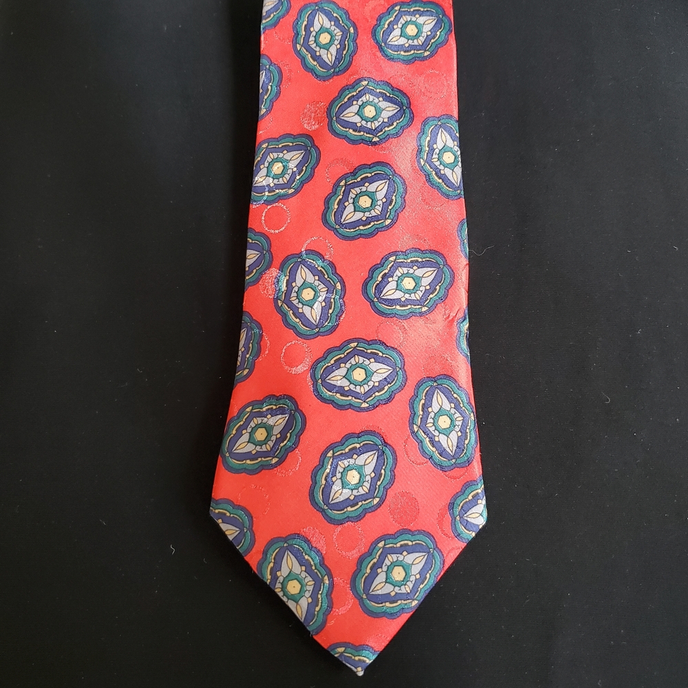Vintage Johnny Carson Red and Blue Patterned Men's Tie